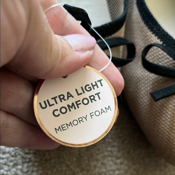 Danskin Tan and Black Flats with Classic Bow Detail - Picture 7 of 8